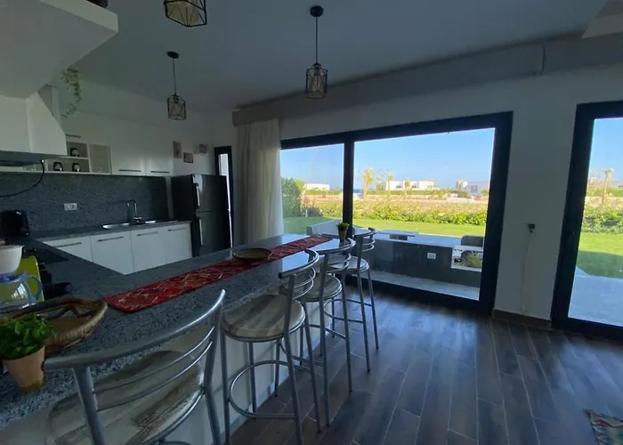 Luxury 3br Sea View Reeftown Soma Bay Hurghada